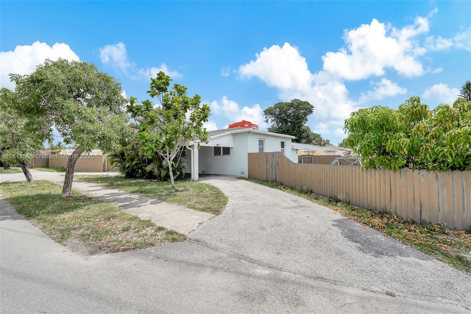 HOLLYWOOD HIGHLANDS PARK - Residential