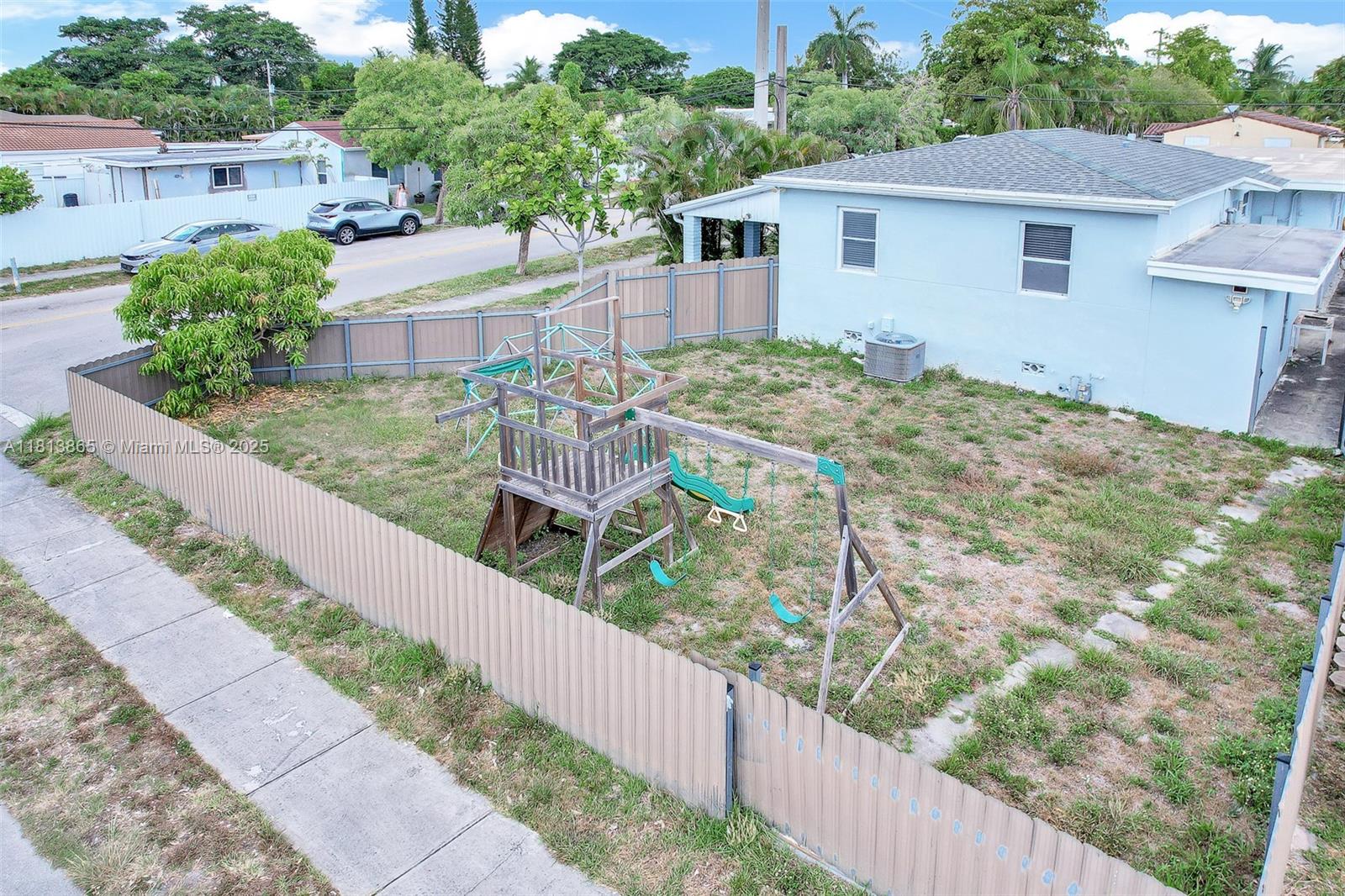 HOLLYWOOD HIGHLANDS PARK - Residential