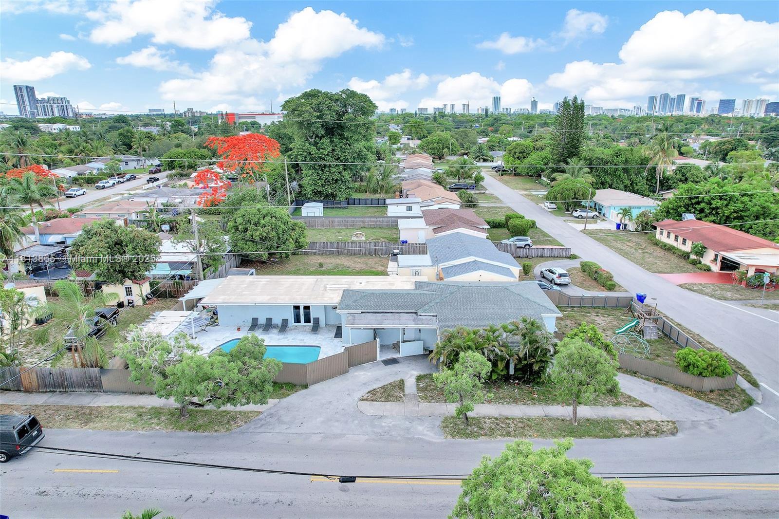HOLLYWOOD HIGHLANDS PARK - Residential