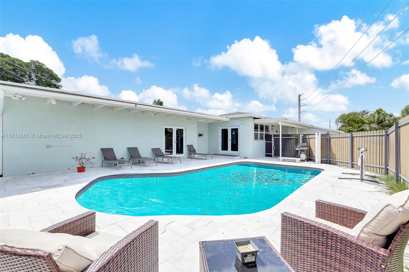 HOLLYWOOD HIGHLANDS PARK - Residential