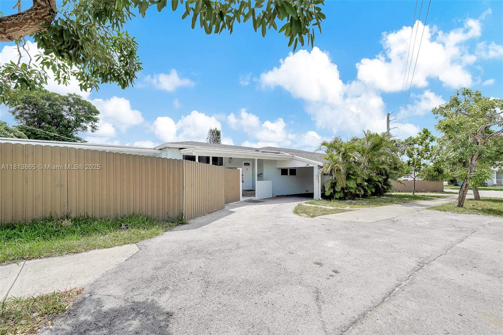 HOLLYWOOD HIGHLANDS PARK - Residential