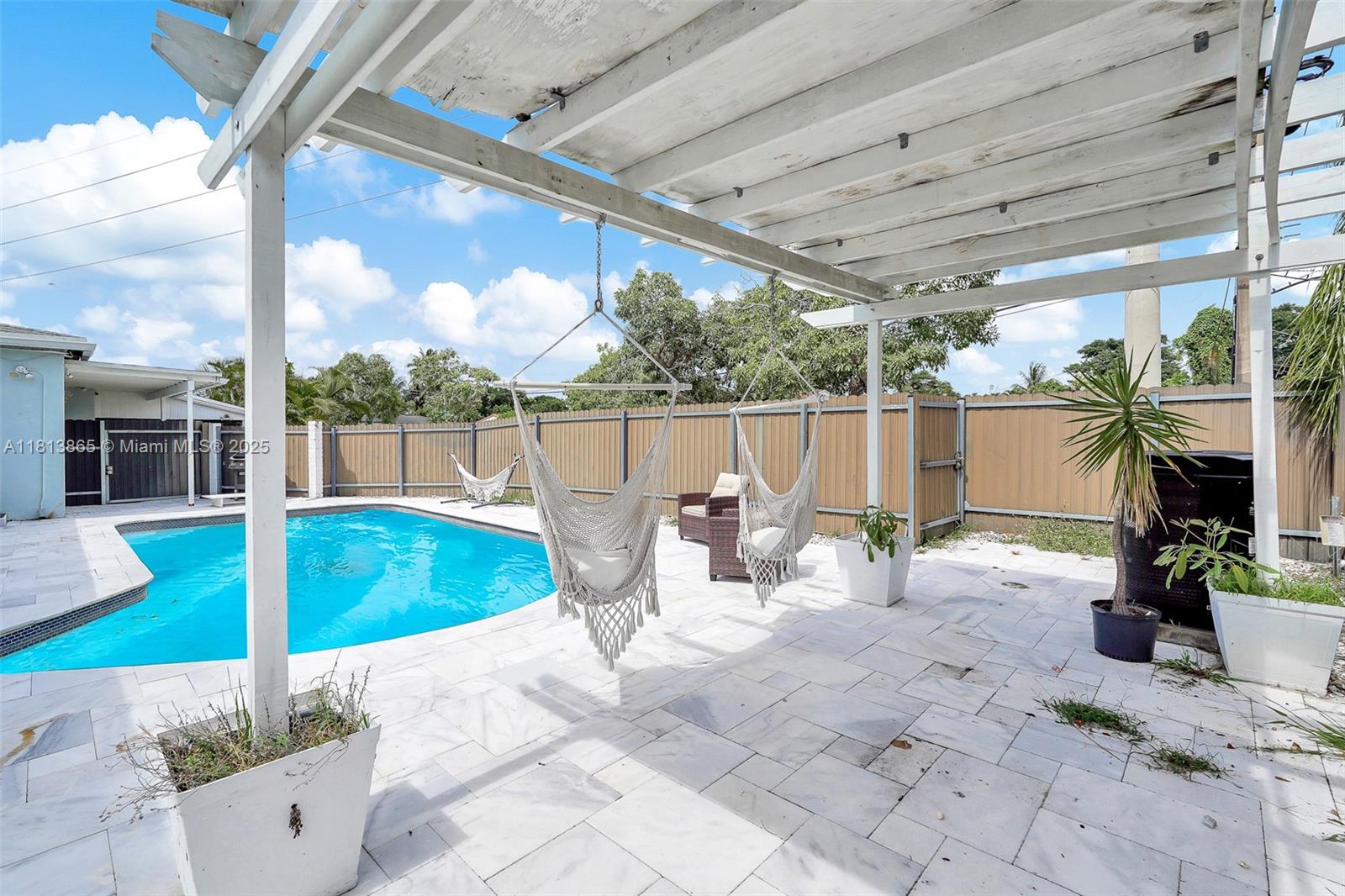 HOLLYWOOD HIGHLANDS PARK - Residential