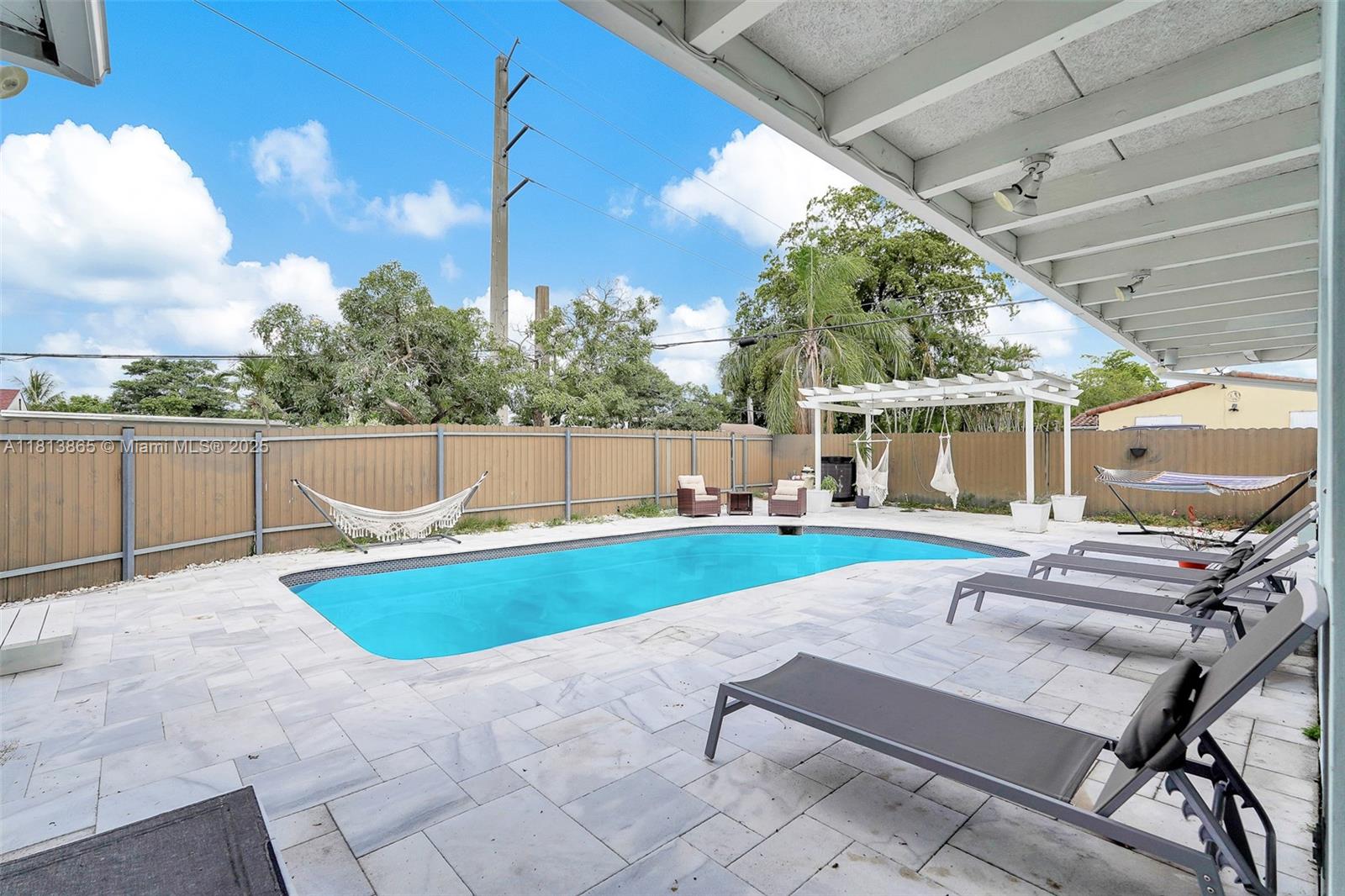 HOLLYWOOD HIGHLANDS PARK - Residential