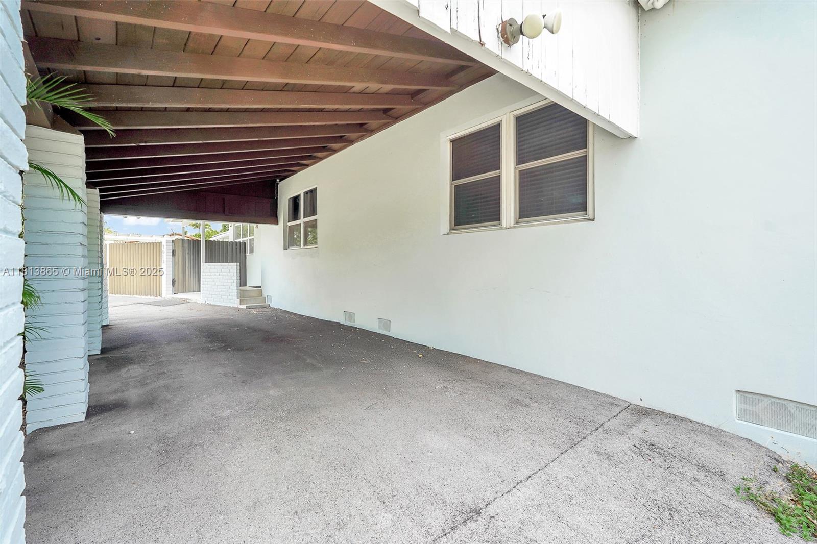 HOLLYWOOD HIGHLANDS PARK - Residential