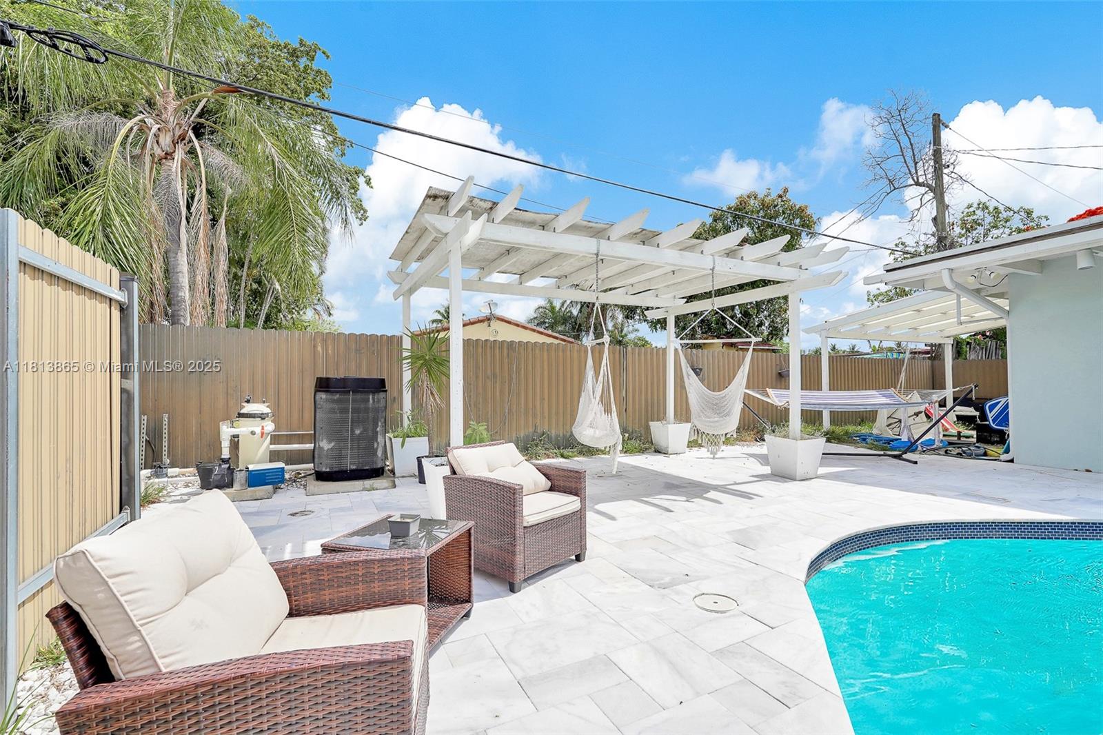 HOLLYWOOD HIGHLANDS PARK - Residential