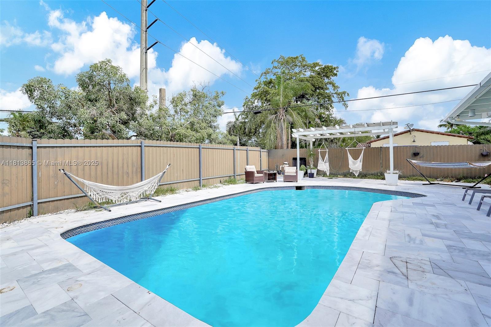 HOLLYWOOD HIGHLANDS PARK - Residential