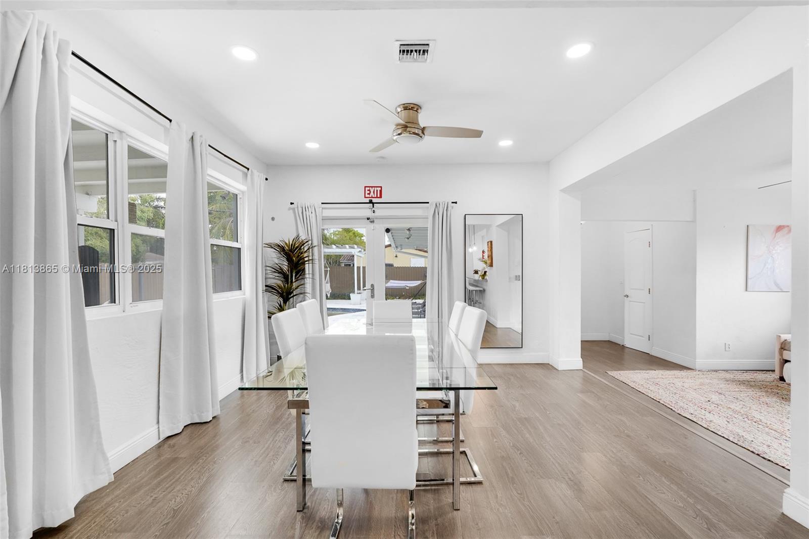 HOLLYWOOD HIGHLANDS PARK - Residential