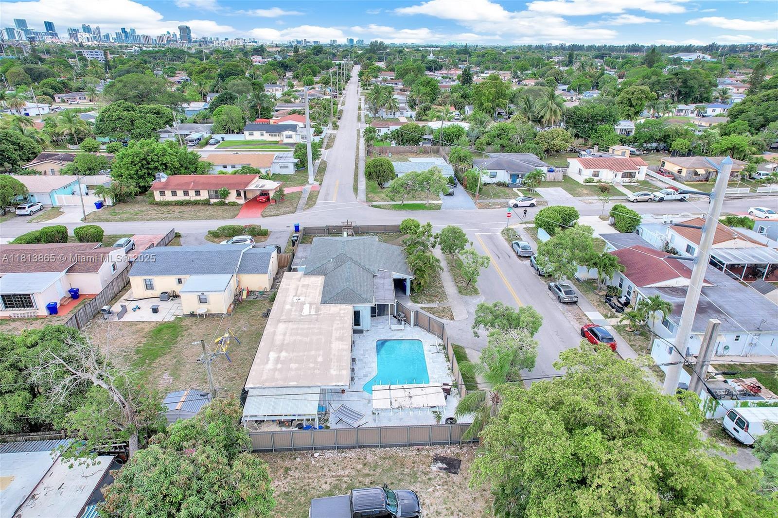 HOLLYWOOD HIGHLANDS PARK - Residential