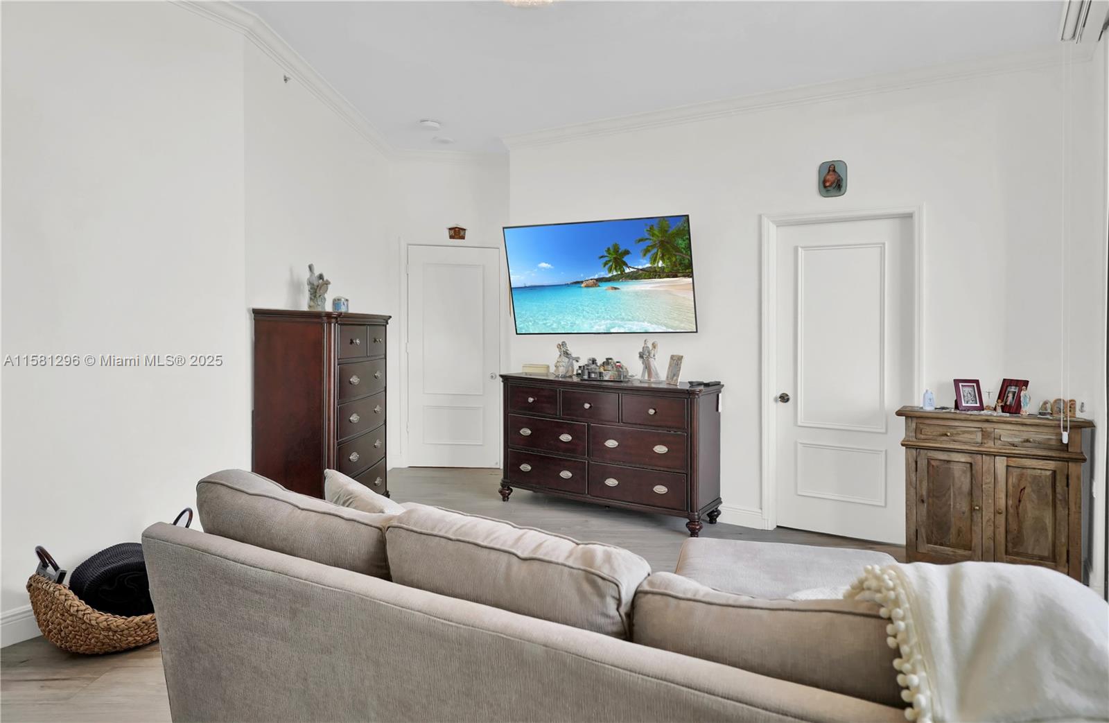 THREE TEQUESTA POINT COND - Residential