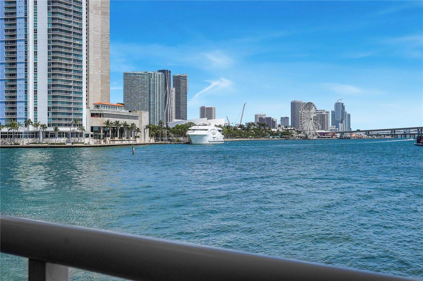 THREE TEQUESTA POINT COND - Residential