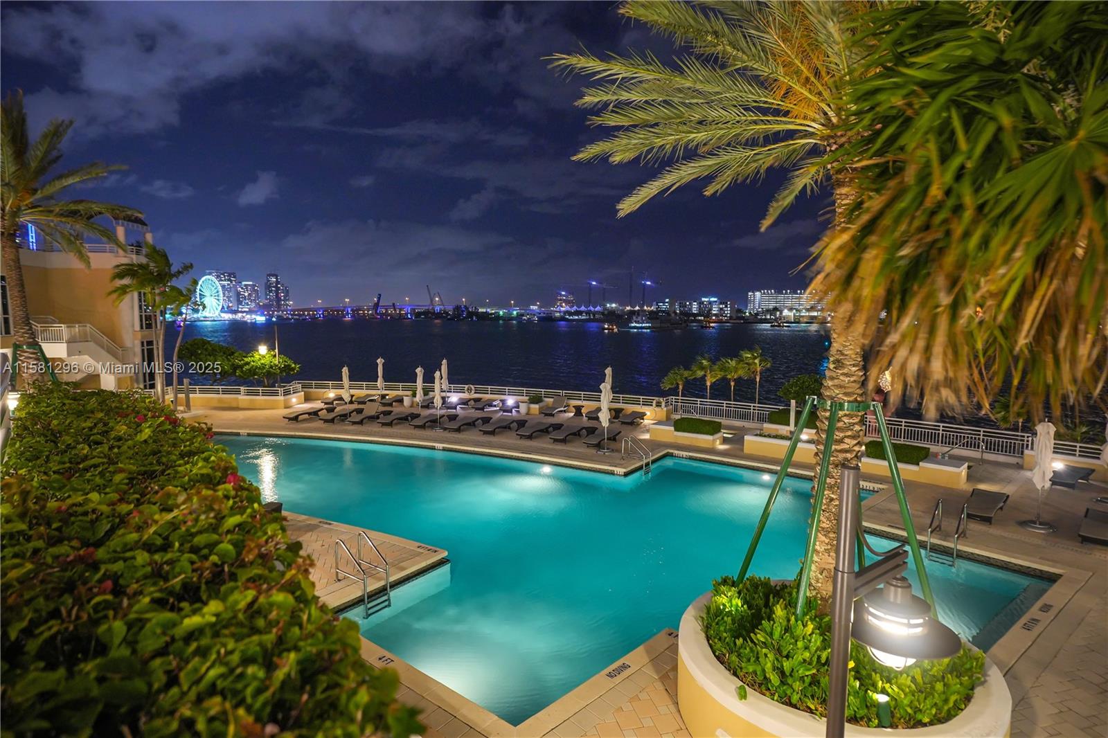 THREE TEQUESTA POINT COND - Residential