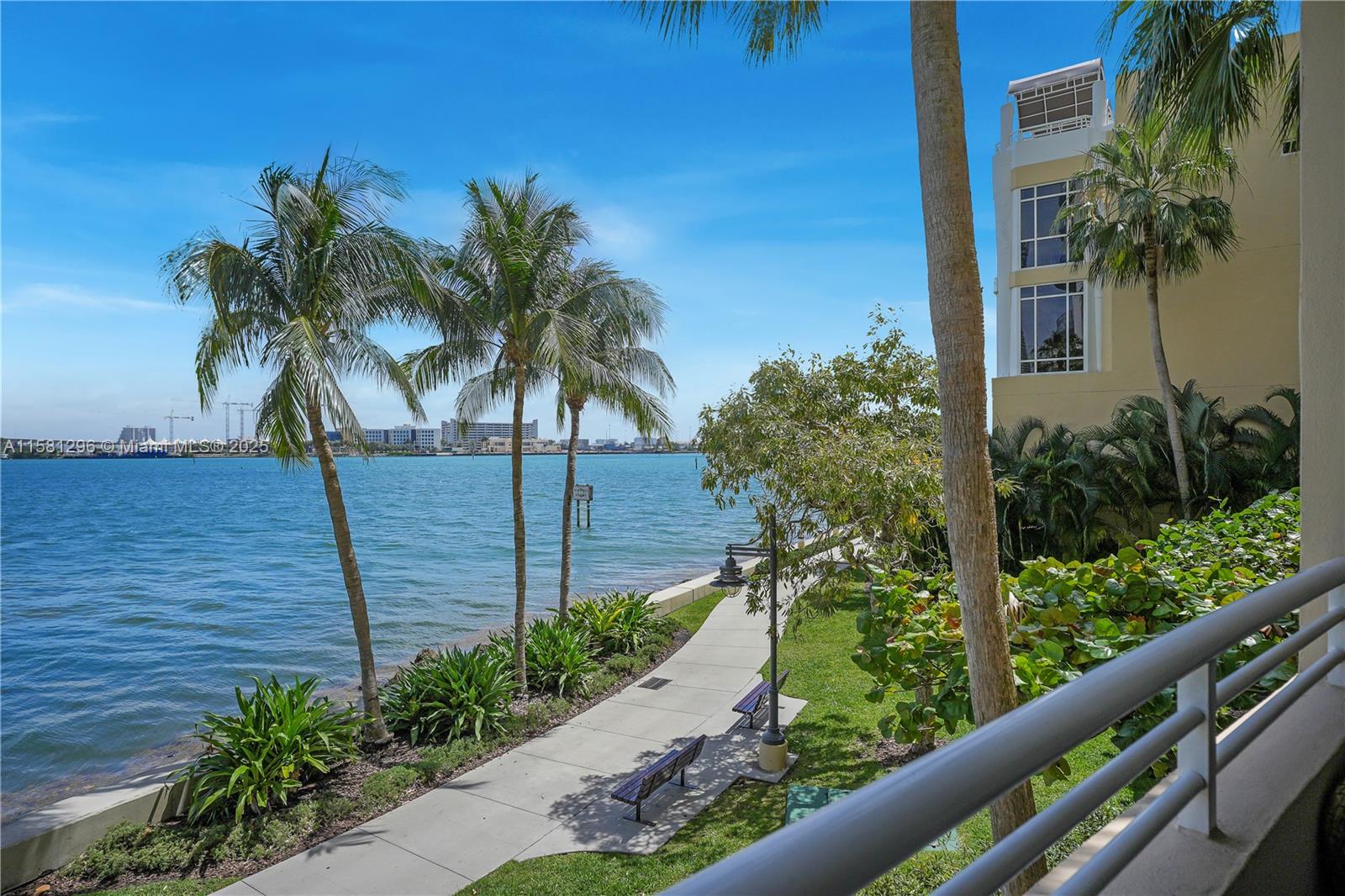 THREE TEQUESTA POINT COND - Residential