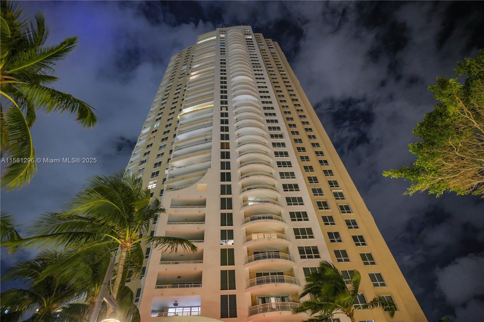 THREE TEQUESTA POINT COND - Residential