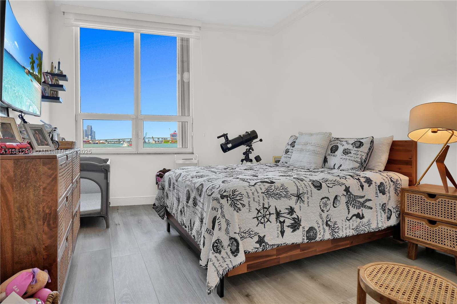 THREE TEQUESTA POINT COND - Residential