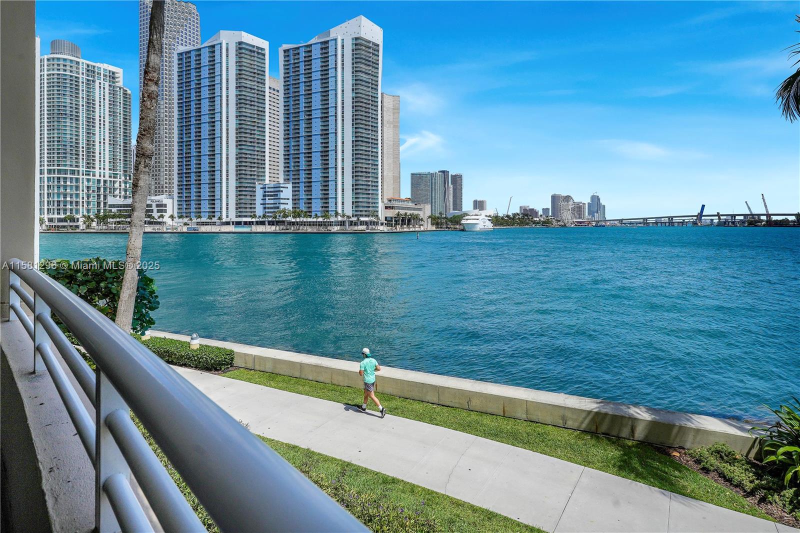 THREE TEQUESTA POINT COND - Residential