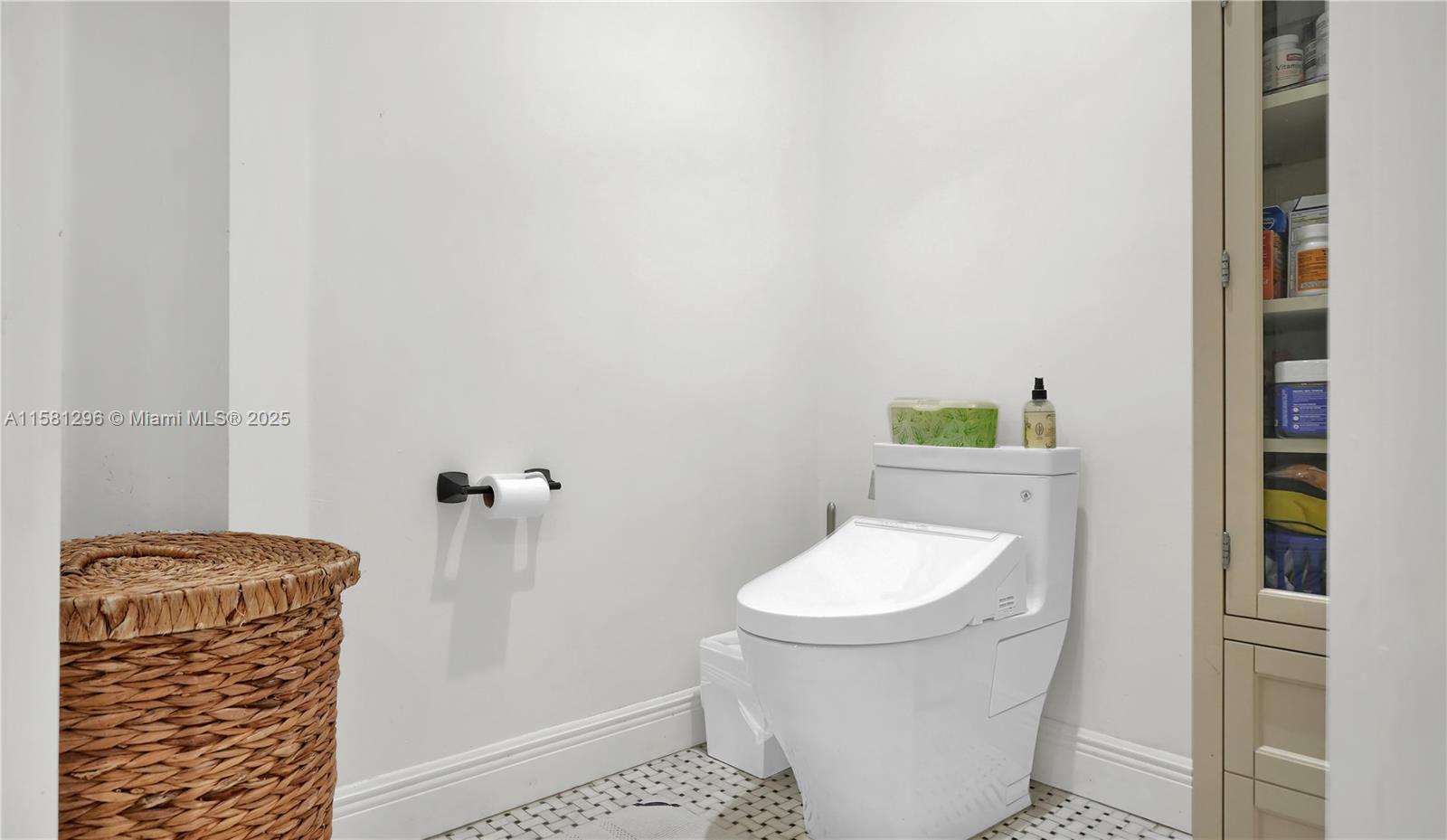 THREE TEQUESTA POINT COND - Residential