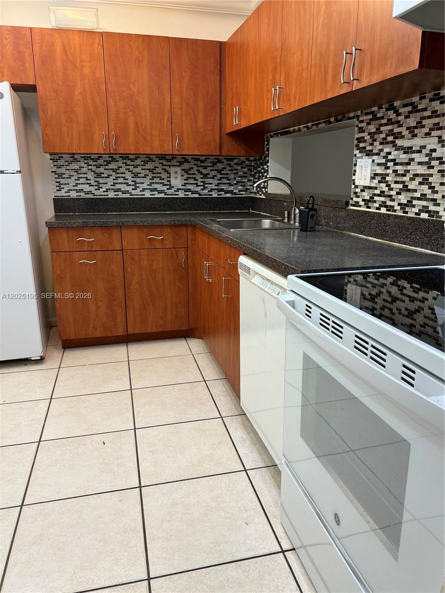 THE HORIZONS WEST CONDO # - Residential