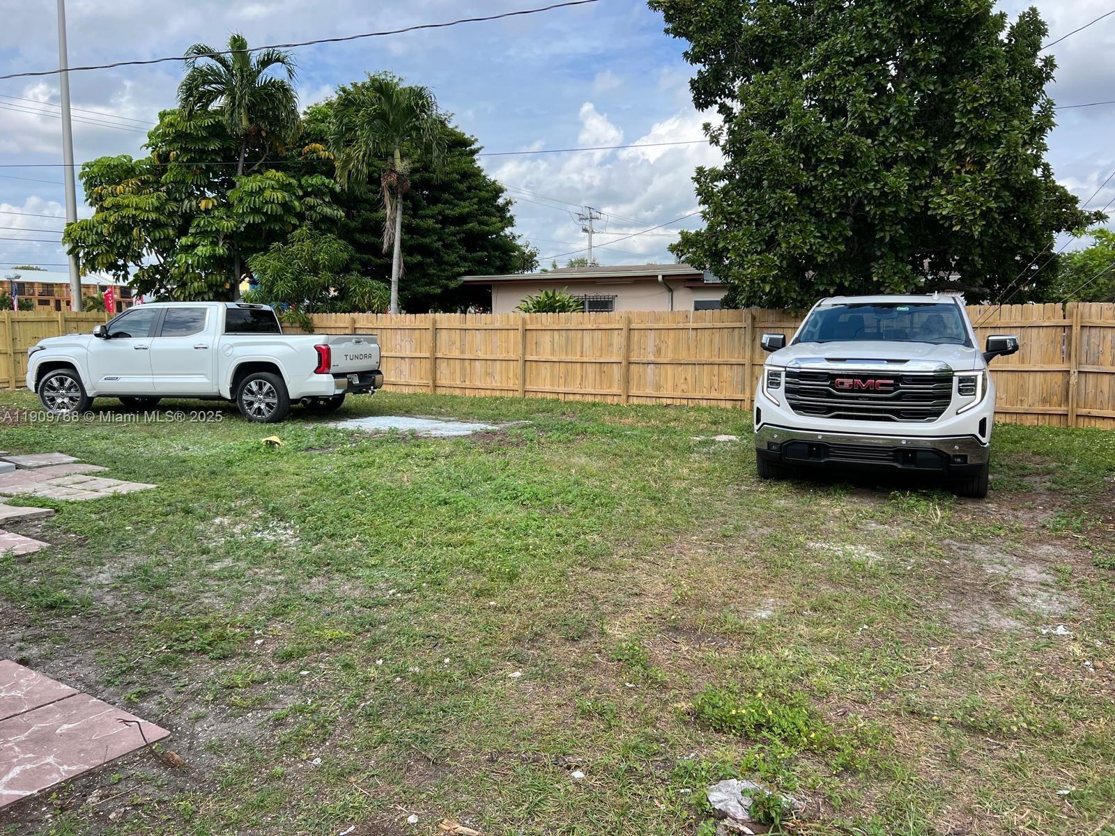 PALM SPRINGS SUB SEC 3 5T - Residential