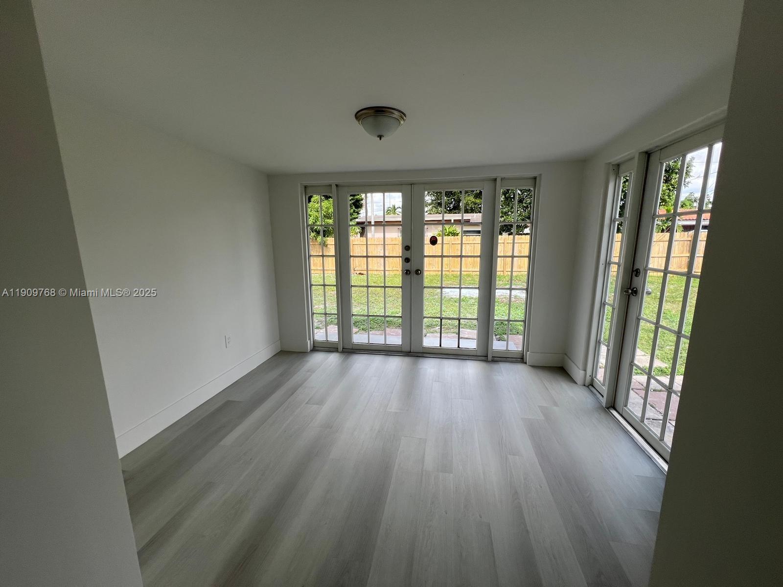 PALM SPRINGS SUB SEC 3 5T - Residential