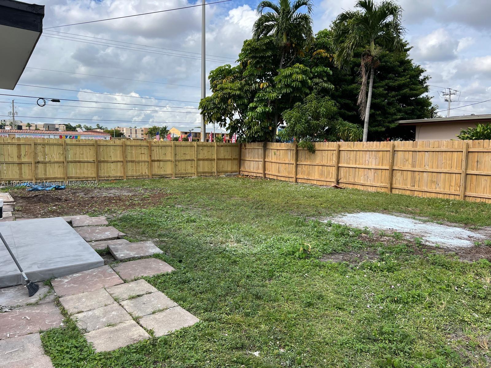 PALM SPRINGS SUB SEC 3 5T - Residential