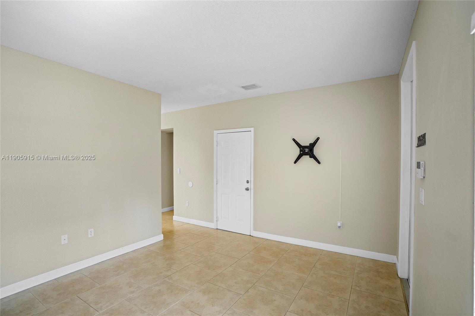 FLORIDIAN ISLES - Residential Lease