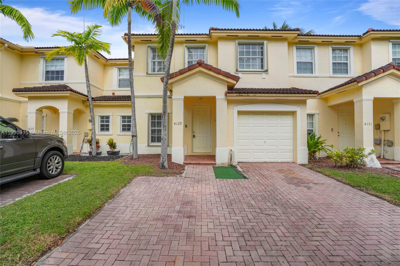 FLORIDIAN ISLES - Residential Lease