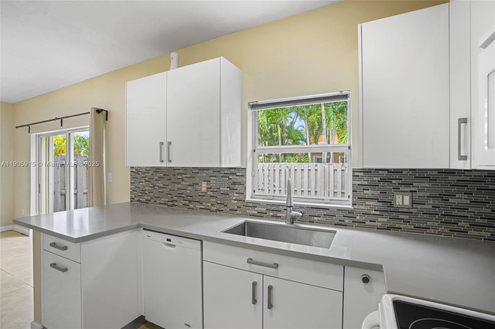 FLORIDIAN ISLES - Residential Lease