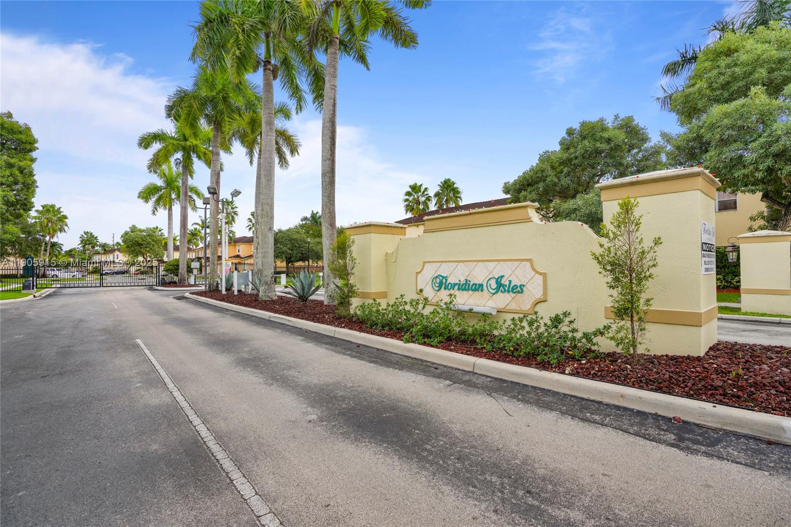 FLORIDIAN ISLES - Residential Lease