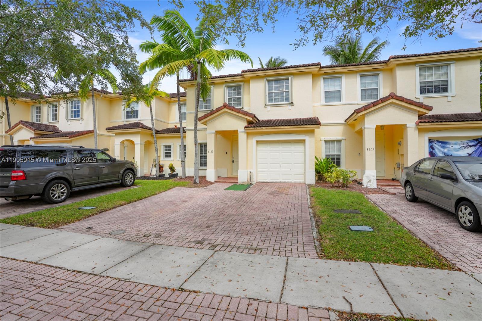 FLORIDIAN ISLES - Residential Lease