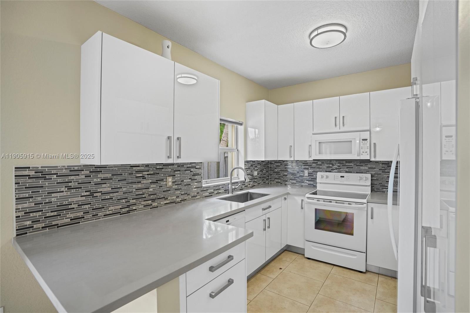 FLORIDIAN ISLES - Residential Lease