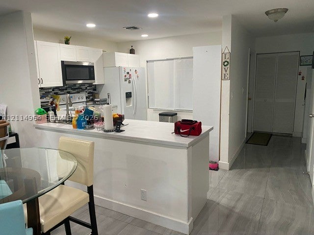 1177 Sussex Dr, North Lauderdale FL 33068
