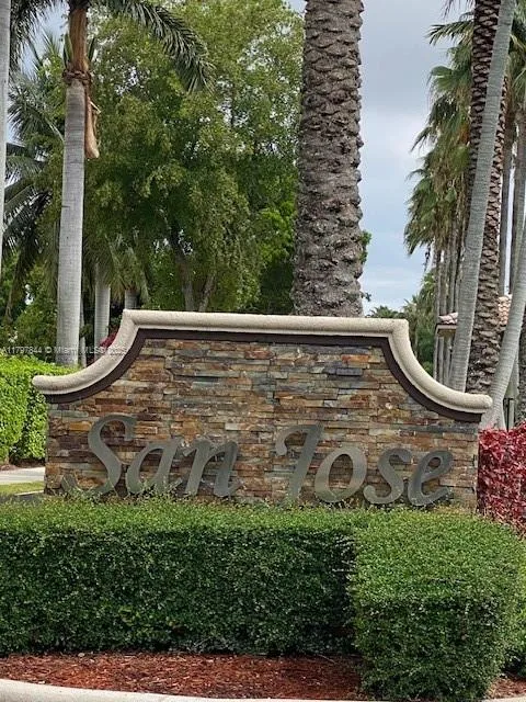 Miami, Florida 33196, United States, 3 Bedrooms Bedrooms, ,2 BathroomsBathrooms,Residential,Pending,125127