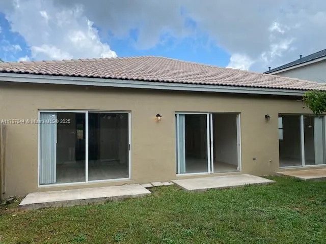 Miami, Florida 33196, United States, 3 Bedrooms Bedrooms, ,2 BathroomsBathrooms,Residential,Pending,125127