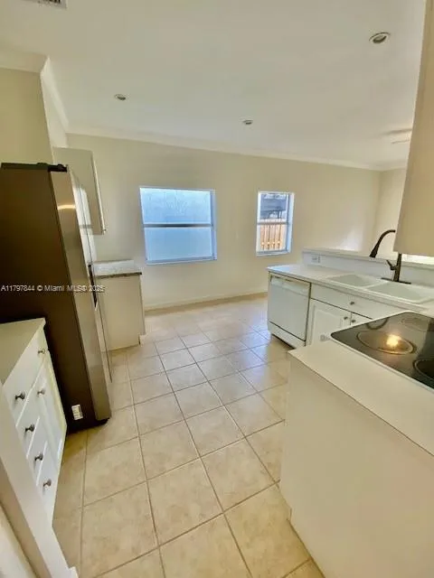 Miami, Florida 33196, United States, 3 Bedrooms Bedrooms, ,2 BathroomsBathrooms,Residential,Pending,125127