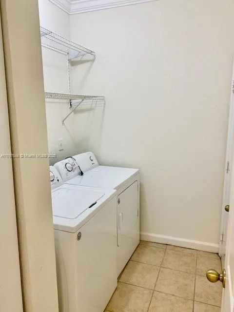 Miami, Florida 33196, United States, 3 Bedrooms Bedrooms, ,2 BathroomsBathrooms,Residential,Pending,125127