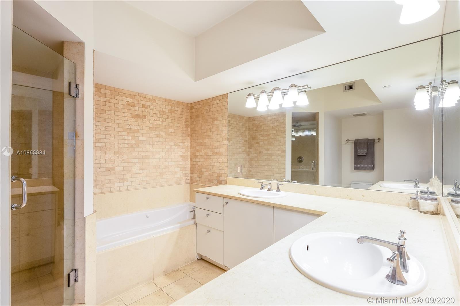 TURNBERRY VLG NO TOWER CO - Residential