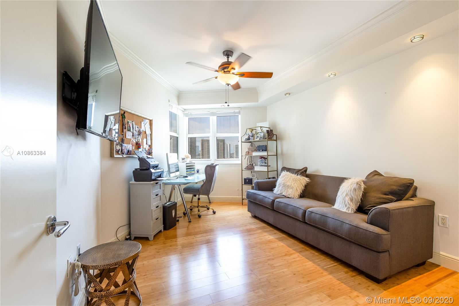 TURNBERRY VLG NO TOWER CO - Residential