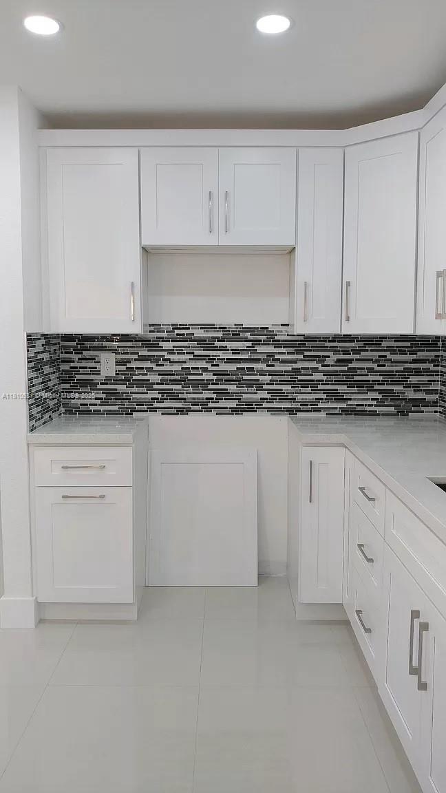SUNSHINE GARDENS - Residential Lease
