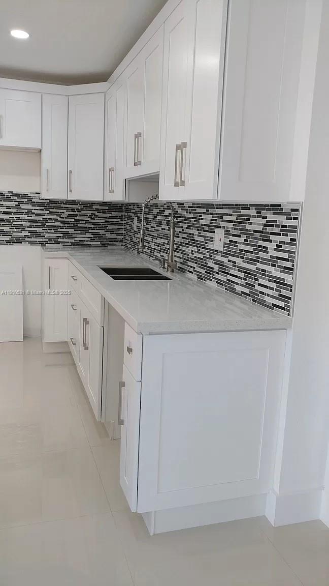 SUNSHINE GARDENS - Residential Lease
