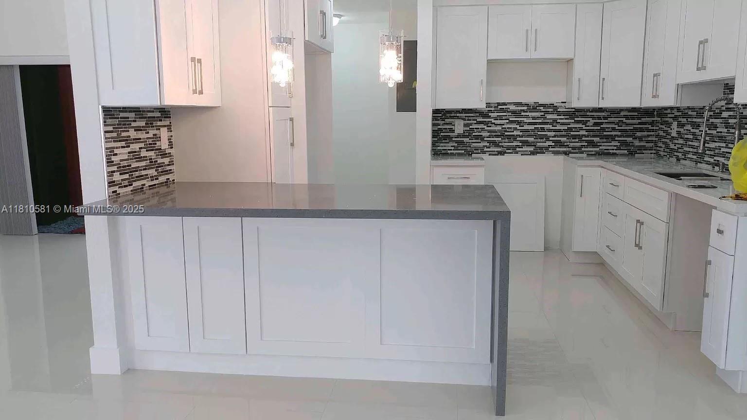 SUNSHINE GARDENS - Residential Lease