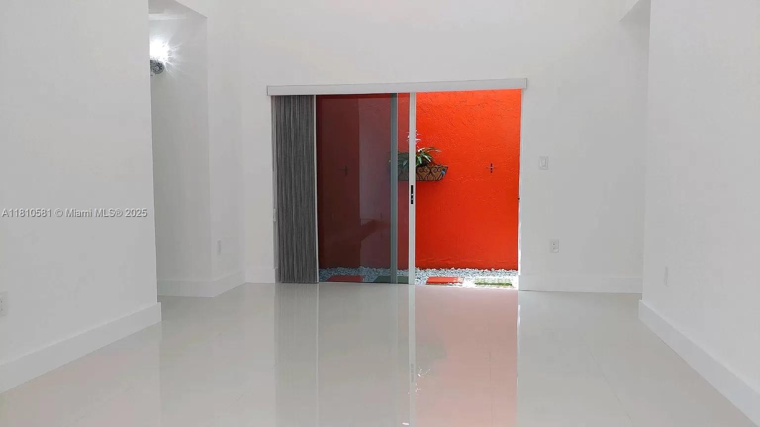 SUNSHINE GARDENS - Residential Lease