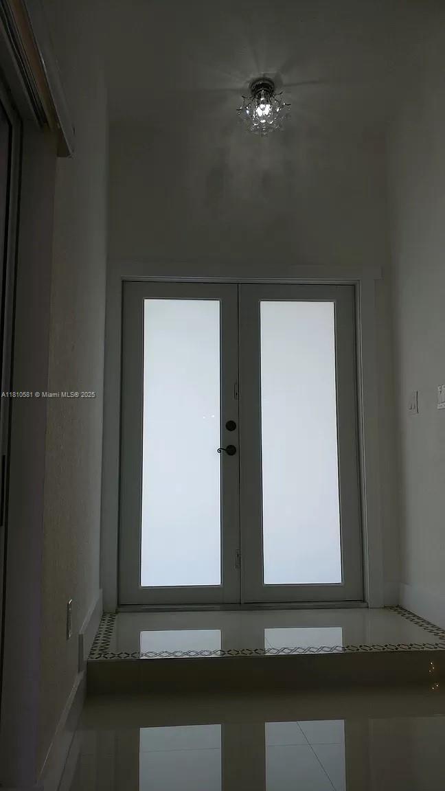 SUNSHINE GARDENS - Residential Lease