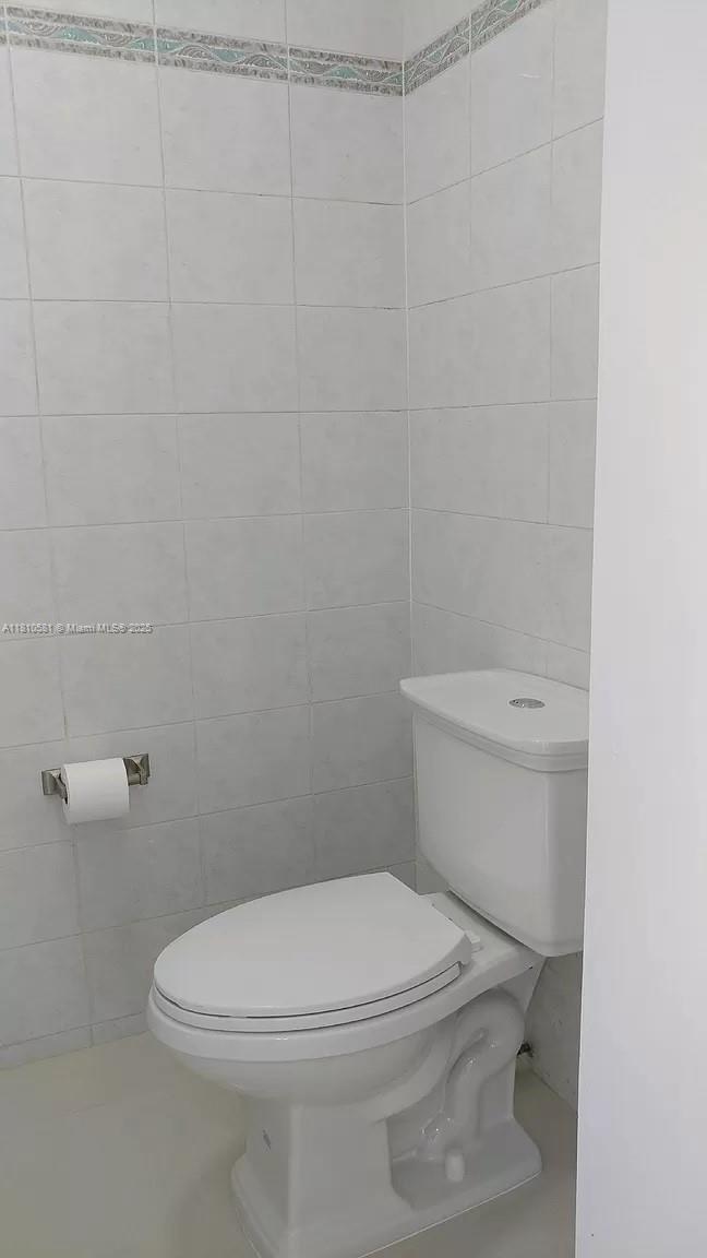 SUNSHINE GARDENS - Residential Lease