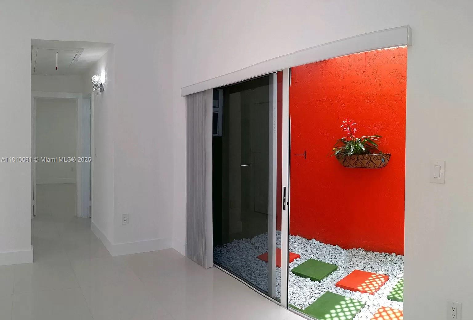 SUNSHINE GARDENS - Residential Lease