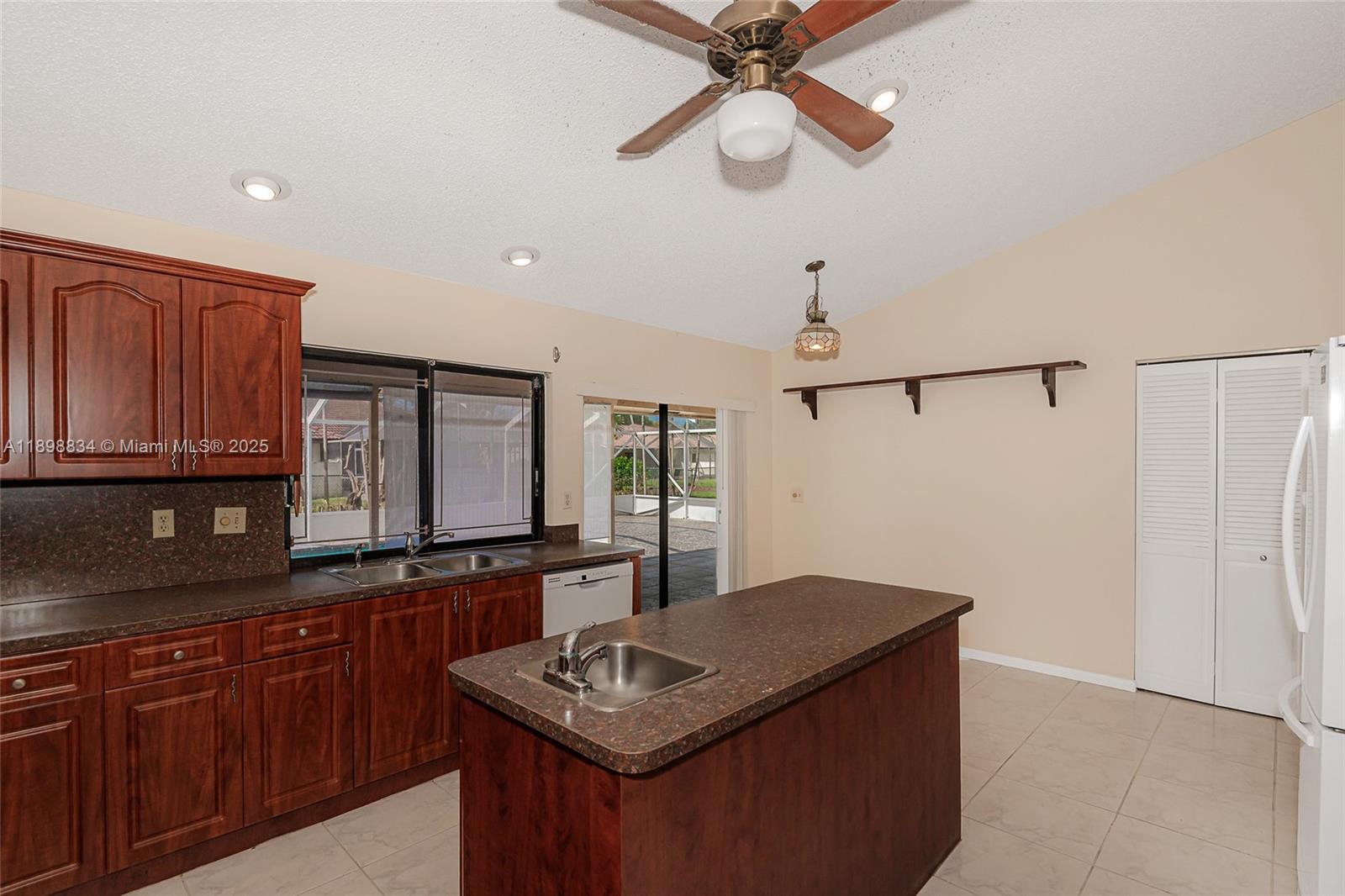 CYPRESS RUN - Residential