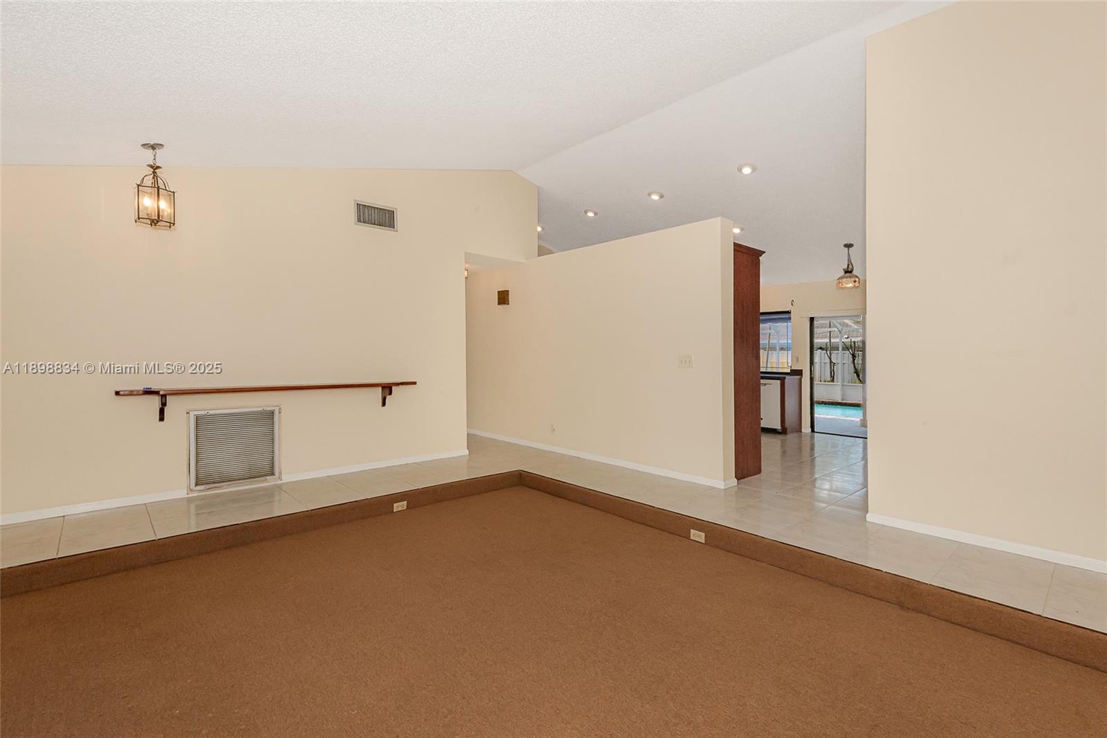 CYPRESS RUN - Residential