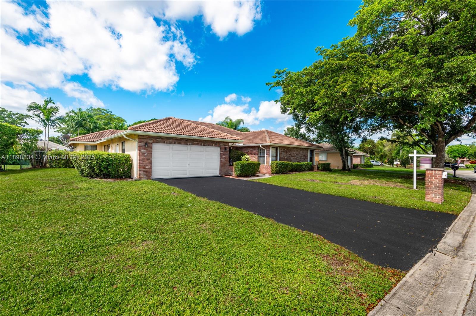 CYPRESS RUN - Residential
