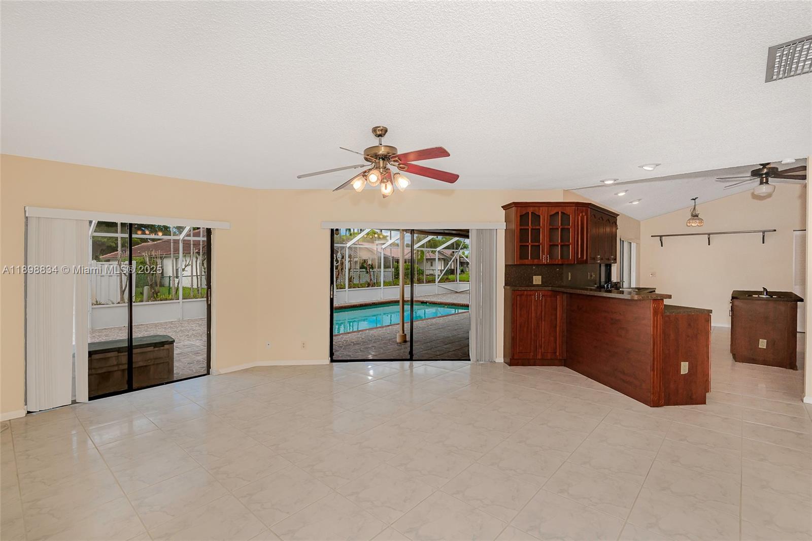 CYPRESS RUN - Residential