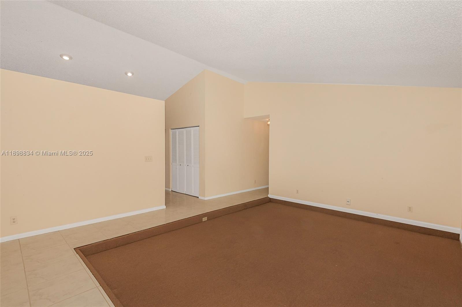 CYPRESS RUN - Residential