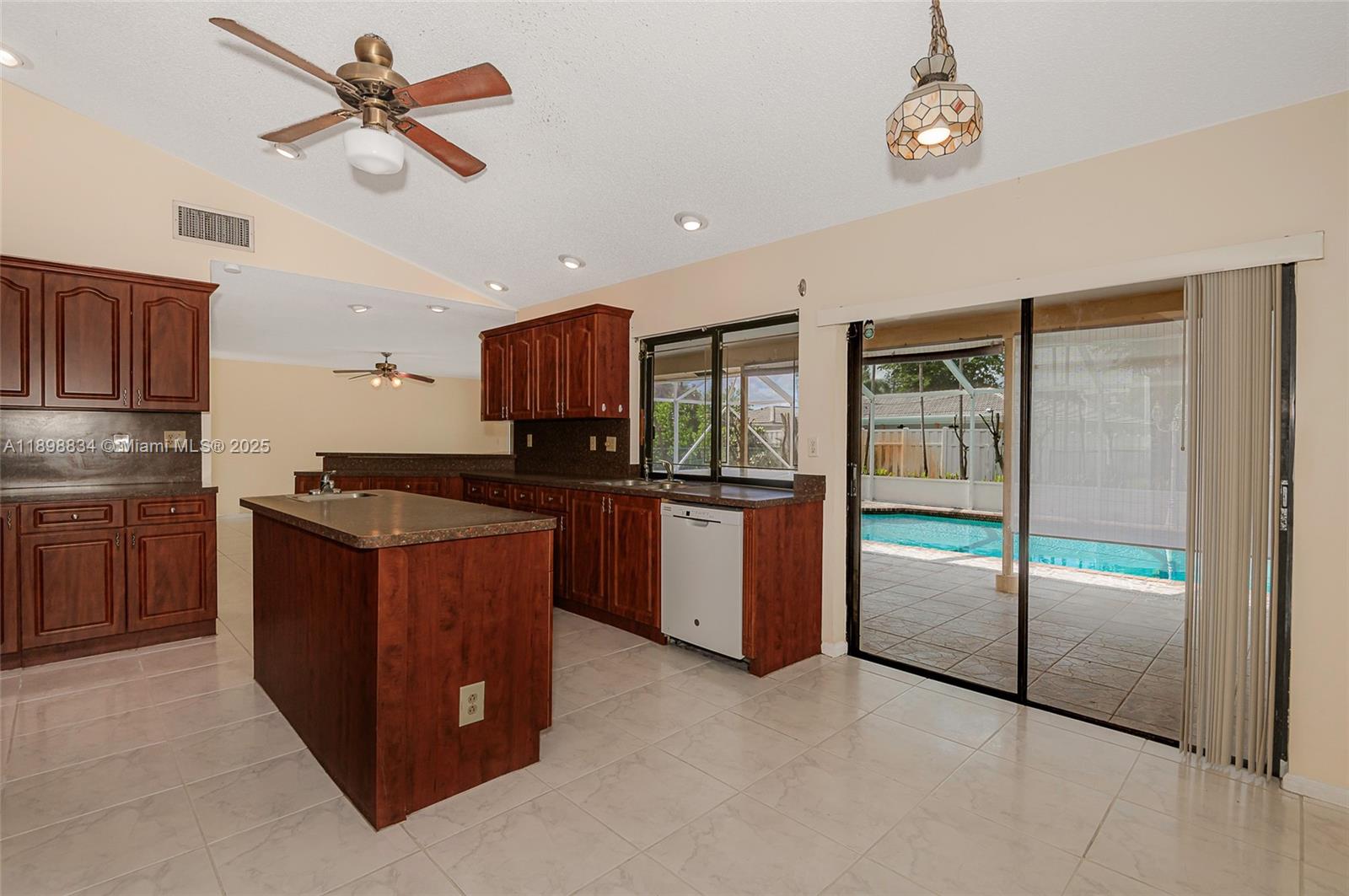 CYPRESS RUN - Residential